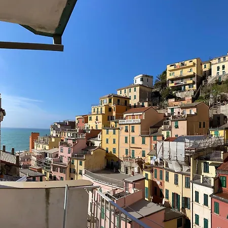 Shanti 1 - Terrace Riomaggiore