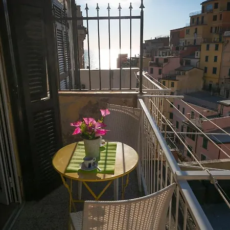 Shanti 1 - Terrace