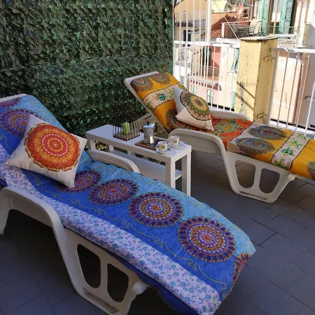 Shanti 1 - Terrace Riomaggiore